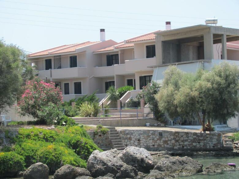 Lakonia Bay - Apartments