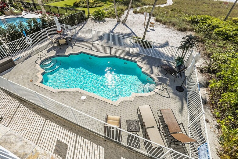 2704-2706 Estero Amazing Beach House