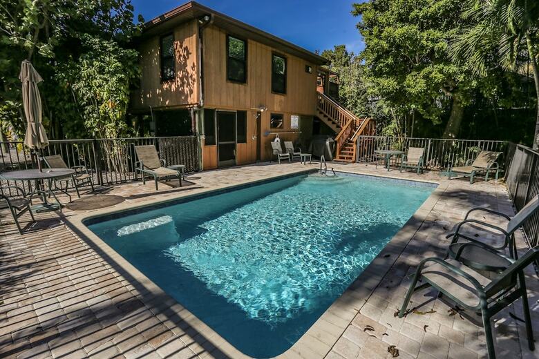 210 Miramar