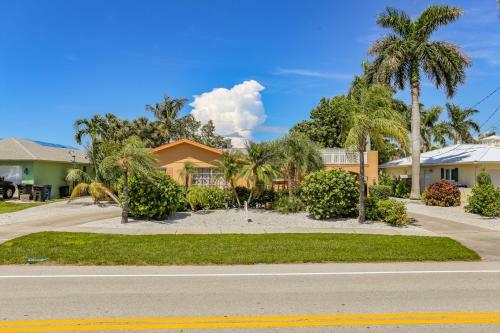 8297 Estero