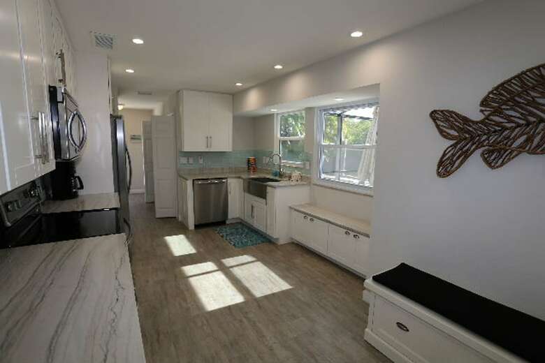 44 Fairview Blvd. - M
