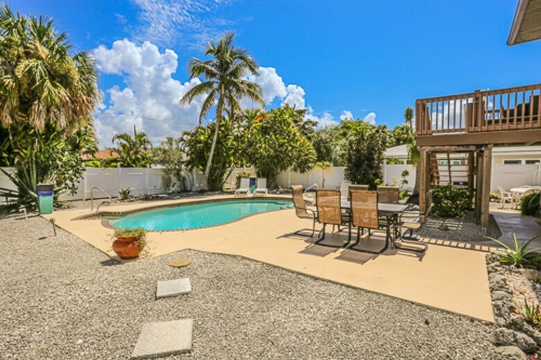 7973 Estero Both