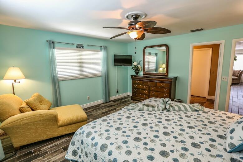 105 Tropical Shore Way
