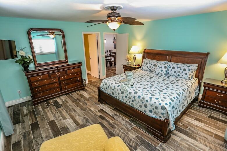 105 Tropical Shore Way