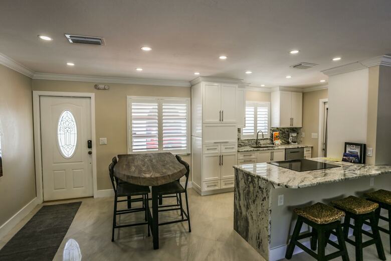 7965 Estero - Paradise Point