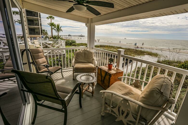 758 Estero Blvd. Villa A