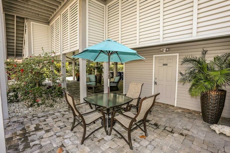 40 Gulf Beach Road - Warm Sands