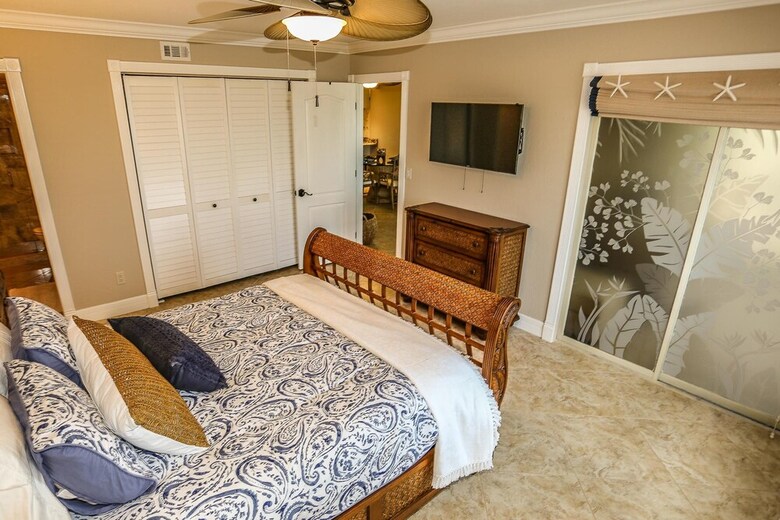 Bay Village 252