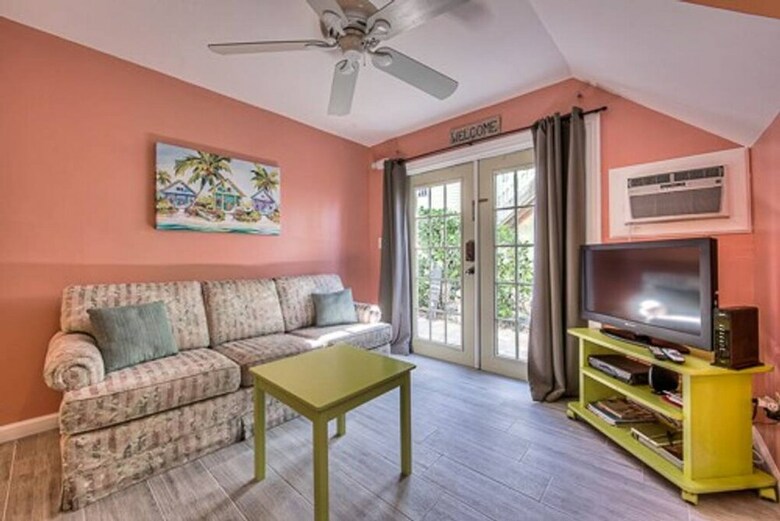 235 Mango - Little Palm