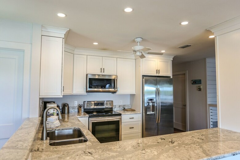 205 Bayview Ave. - M