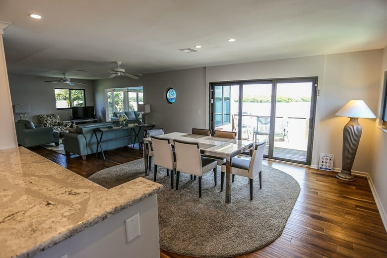 205 Bayview Ave. - M
