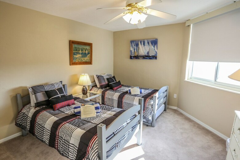 Ocean Harbor 402a