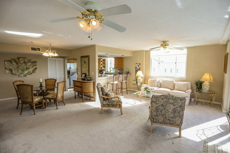 Ocean Harbor 402a