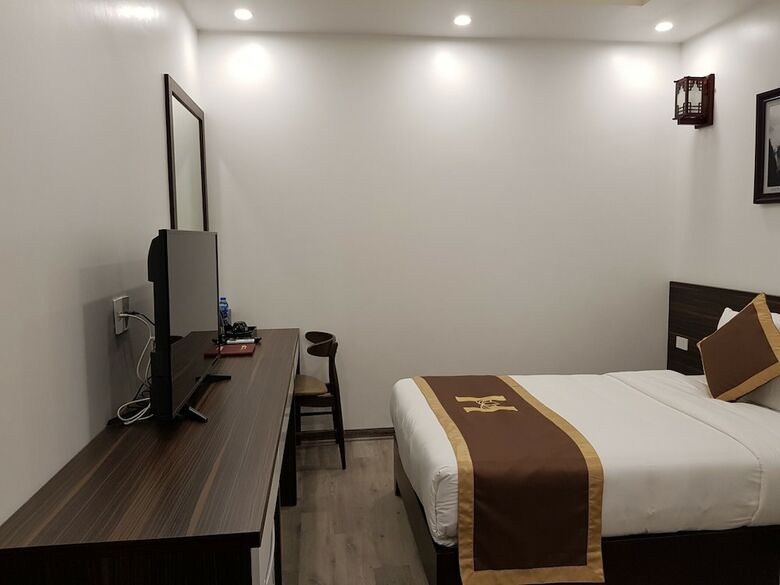 Helen Halong Hotel
