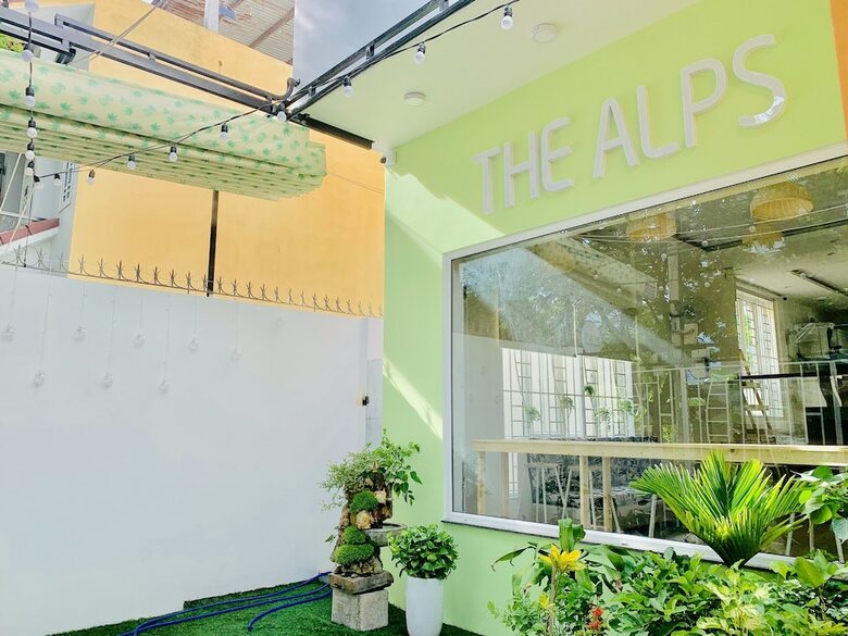 Hotel The Alps Homestay