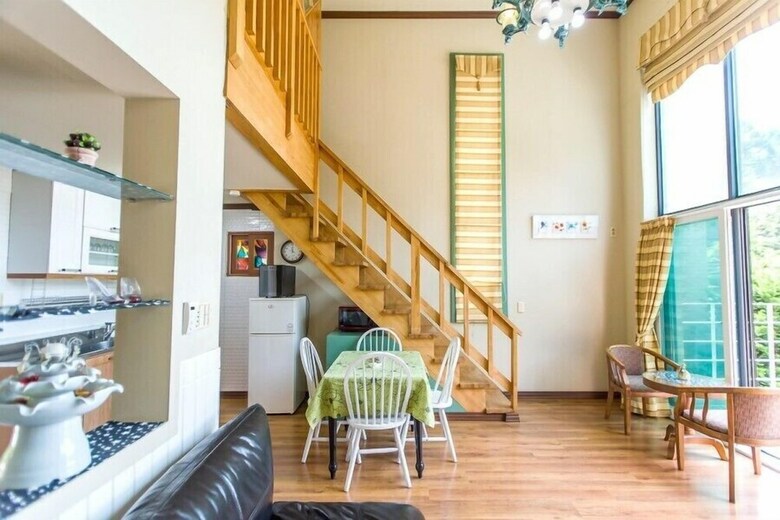 Sunny Junny Pension