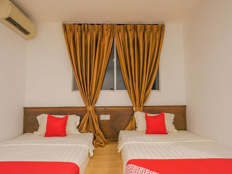 Hotel Oyo 1227 AA Inn