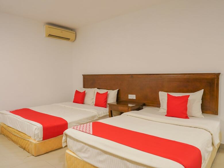 Hotel Oyo 1227 AA Inn