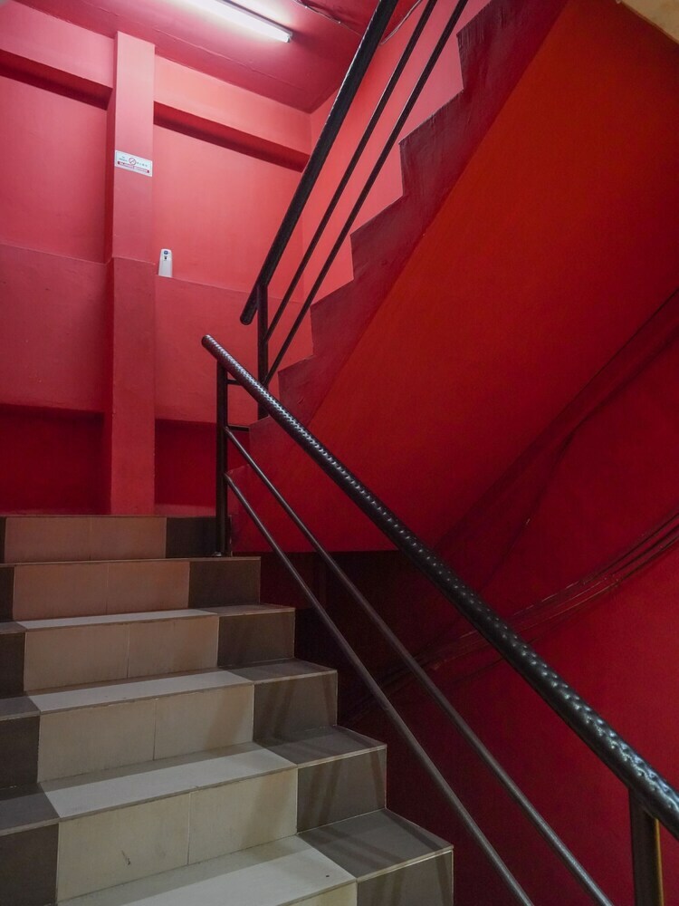 Hotel Oyo 1227 AA Inn