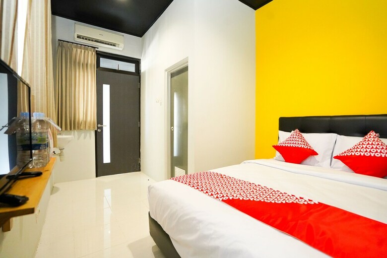 Hotel Oyo 1293 Claudya Residence