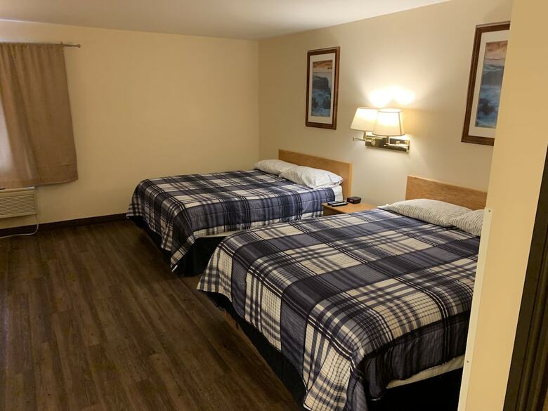 Hotel Eagle Peak Lodge & Cabins