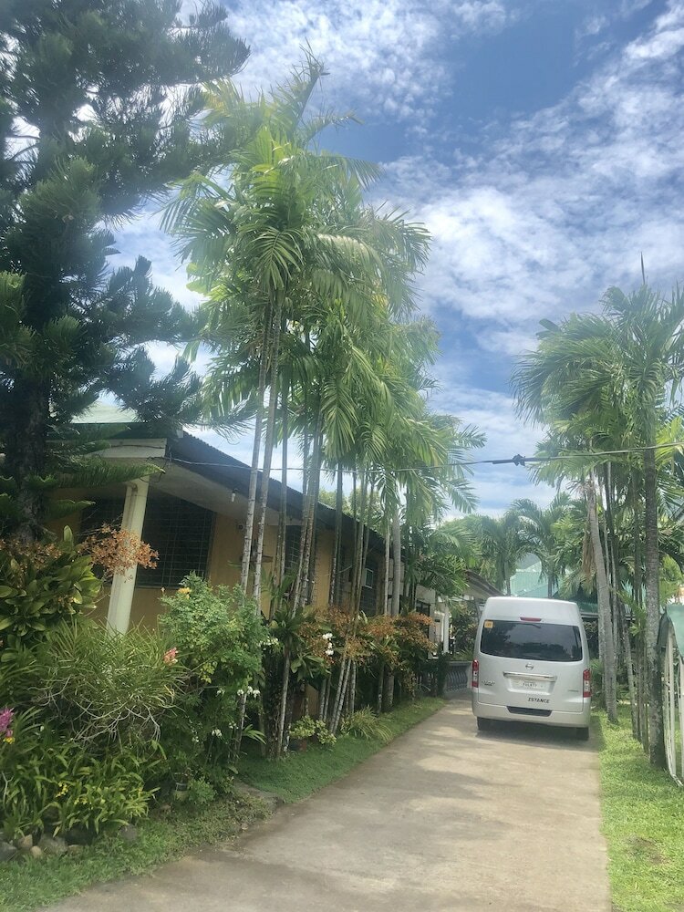 Hotel Paguia's Cottages