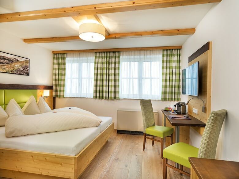 Aparthotel Apartments  Garni Alpenrose