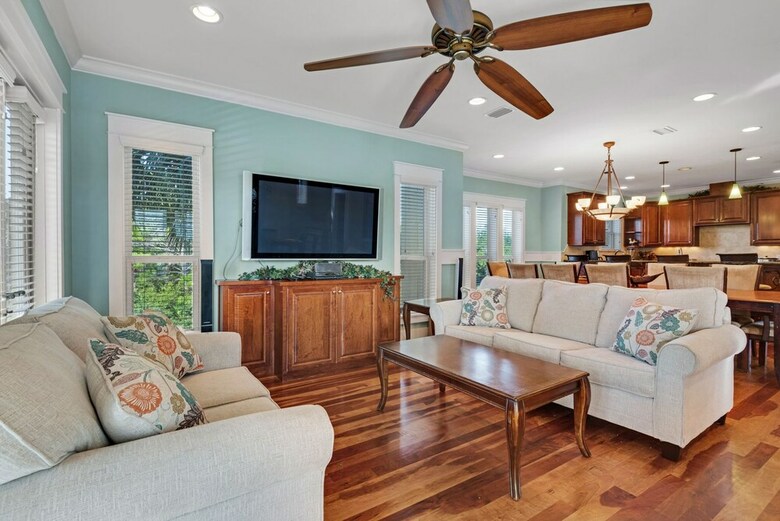 6 Bd Tropical Getaway With Pool & Beach Access!