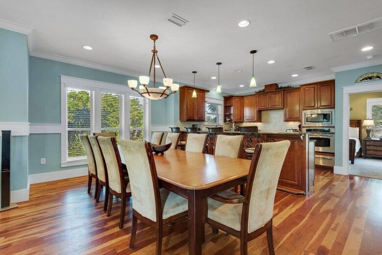 6 Bd Tropical Getaway With Pool & Beach Access!
