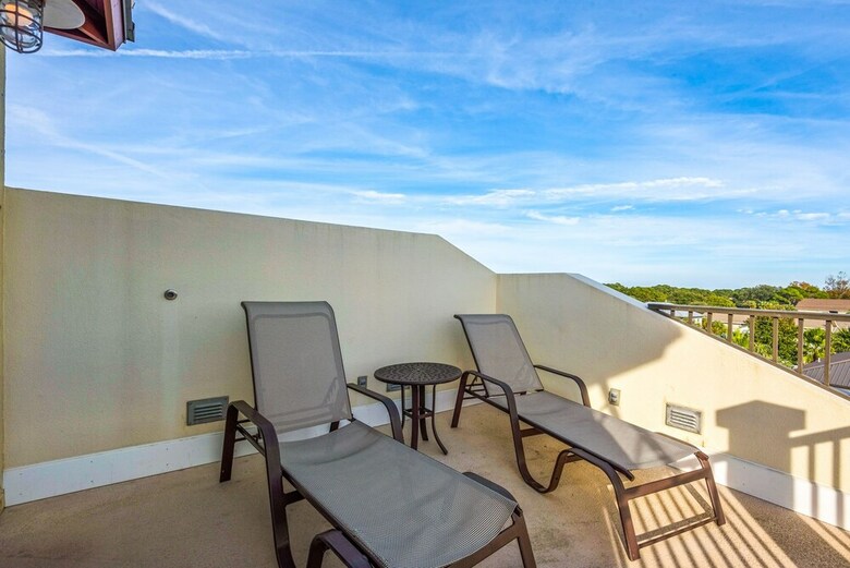 6 Bd Tropical Getaway With Pool & Beach Access!