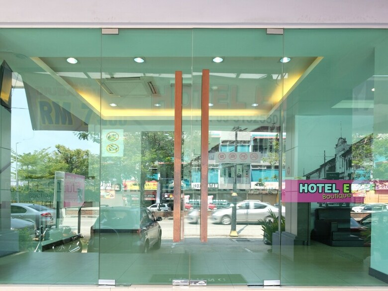 Oyo 89304 Elite Hotel