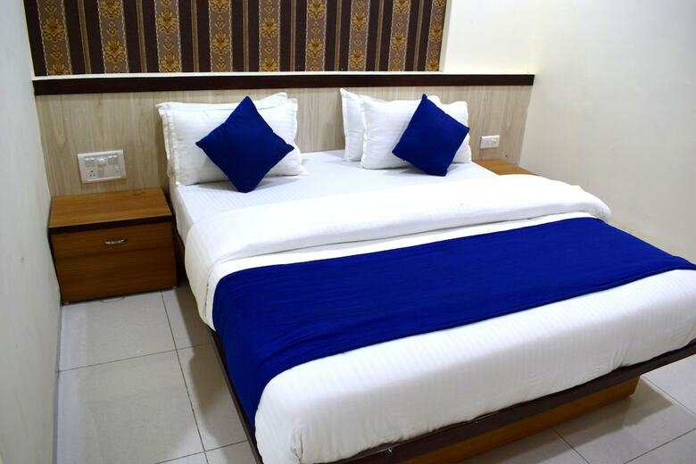 Hotel Shubham Palace By Sky Stays