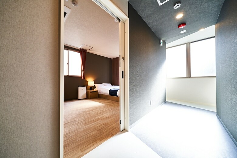Hostal &and Hostel Shinsaibashi East