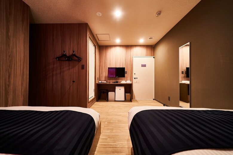 Hostal &and Hostel Shinsaibashi East