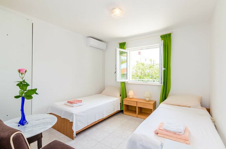 Hotel Rooms Villa Bind