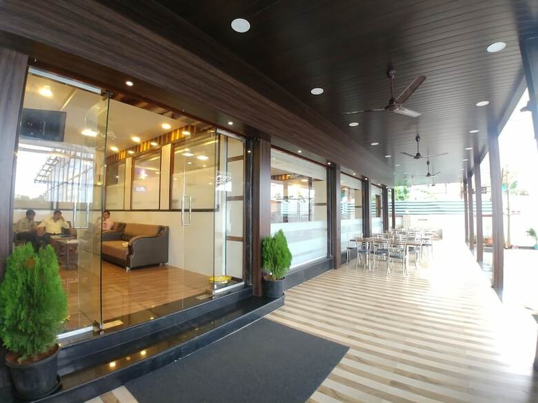 Hotel Jagadguru