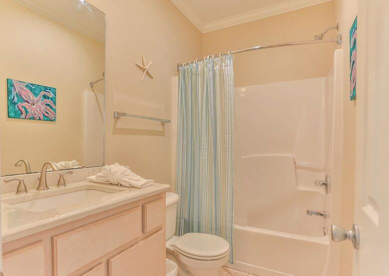 Ocean View Abode Luxurious 4bd, Walk To Beach!