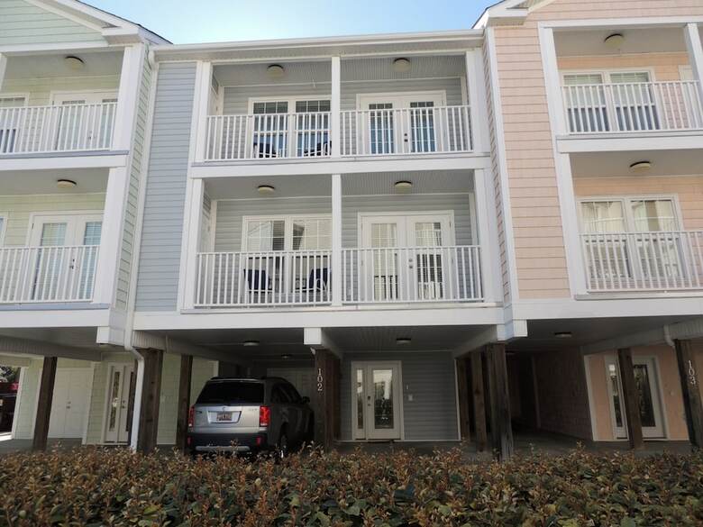 Charleston Village #102
