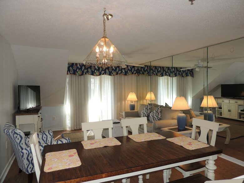 Laurel Court #308