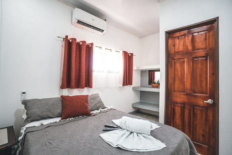 Hostal Hotel Hoja de Oro Corcovado