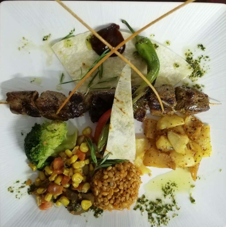 Hotel Lal Otel Restaurant
