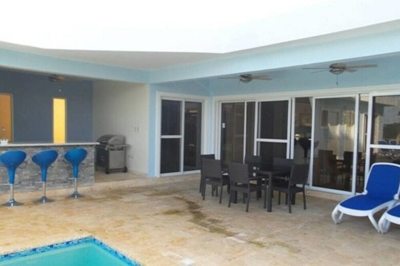 2 Bedroom Well Equipped Suitable Small Family