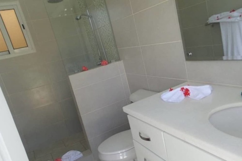 2 Bedroom Well Equipped Suitable Small Family