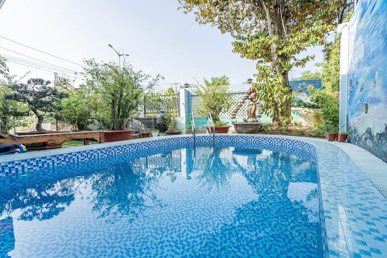 Oyo 1009 Capella Hotel