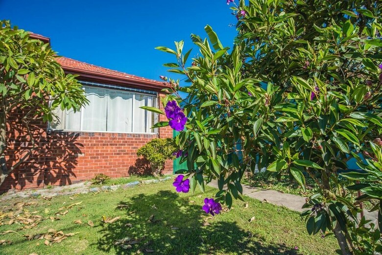 Belmore House