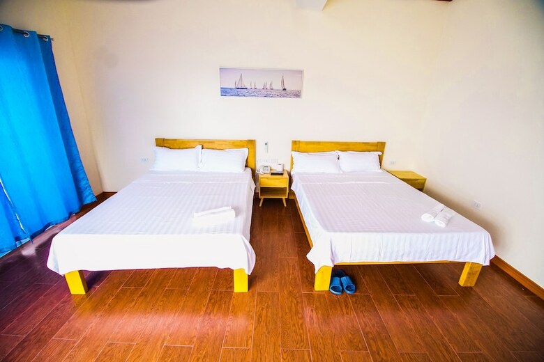 Hotel Dragon Bay Resort