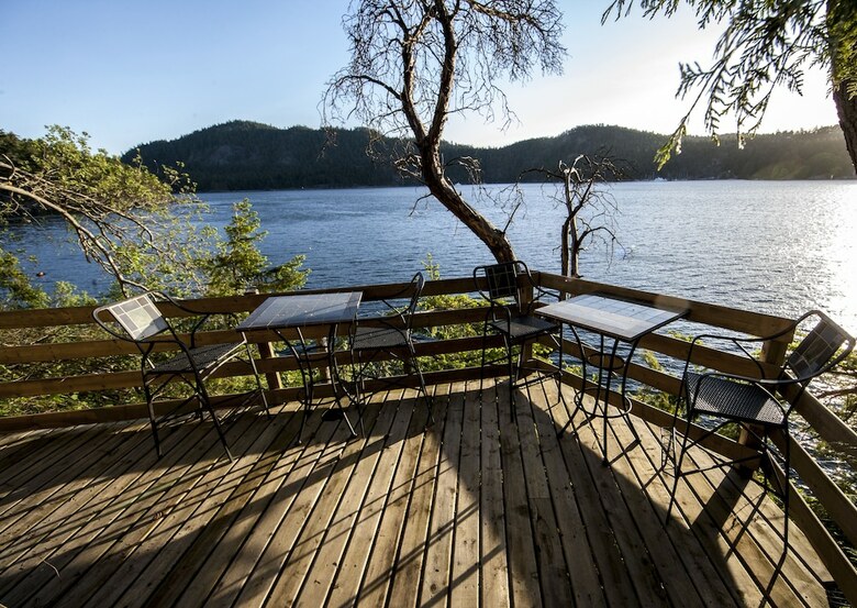 Shangri-la Waterfront Vacation Home