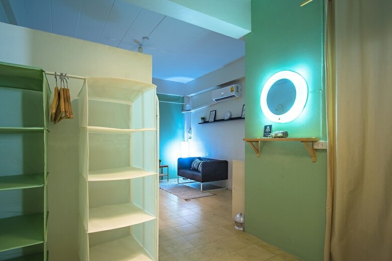 Hostal Oyo 529 The Hostel Phuket