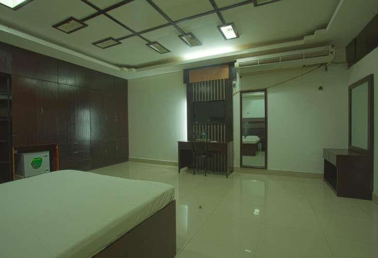 Rax Hotel And Restaurant
