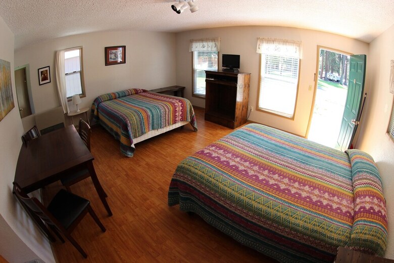 Cabana Crater Lake Resort